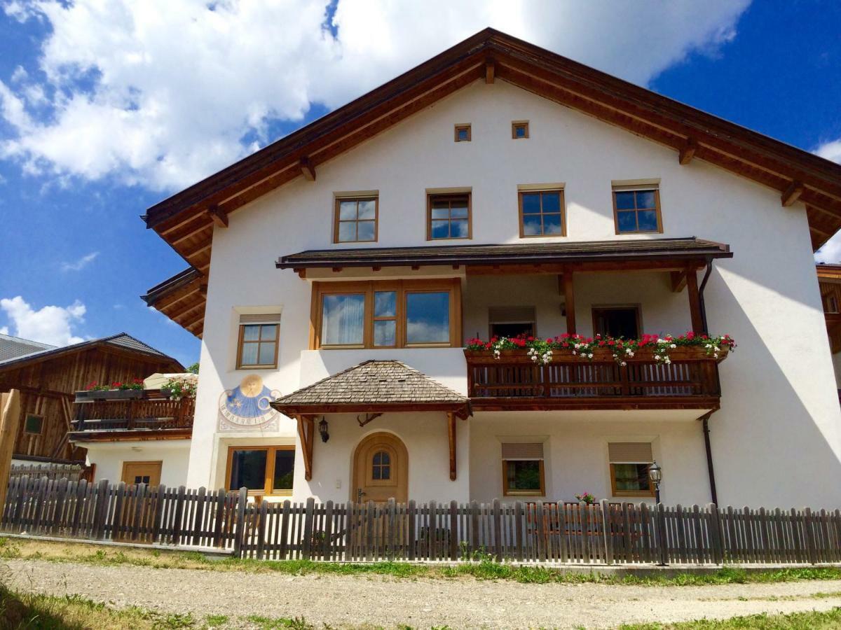 Sumaela Apartments La Valle Luaran gambar